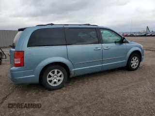 2010 Chrysler Town & Country Touring z VIN 2A4RR5D13AR404747, wystawiony jako Copart lot #57100735 z przebiegiem 220 550 mil mil oraz Szkoda całkowita • Salvage title. Historia ofert i sprzedaży dostępna na DreamBid. Obrazek 3.