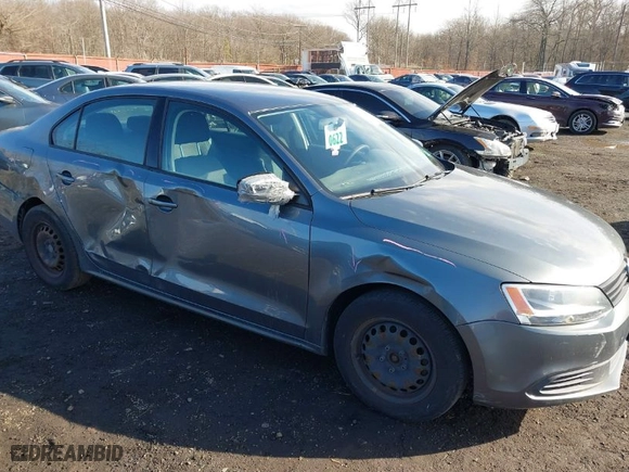 2013 Volkswagen Jetta Sedan S with VIN 3VW2K7AJ7DM370719, listed as a IAAI auction lot 41515497 with 139,060 mi miles. Bid and sale history available at carsss.com. Image 6.
