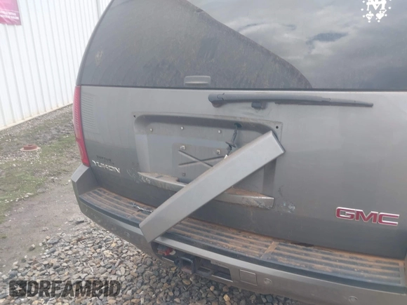 2007 GMC Yukon SLT with VIN 1GKFC13037J144413, listed as a IAAI auction lot 42185952 with Not provided miles and . Bid and sale history available at DreamBid. Image 6.