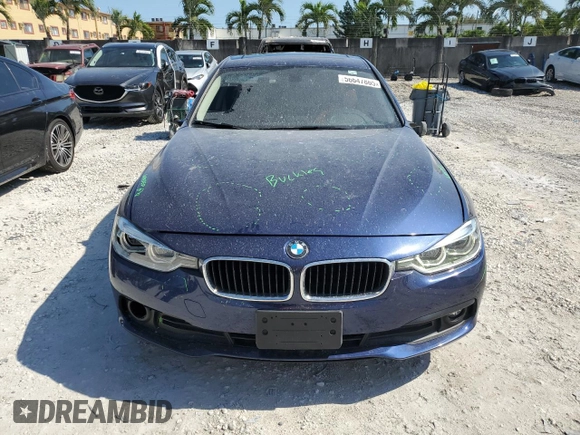 2018 BMW 3 Series 320i xDrive z VIN WBA8A3C54JA491805, wystawiony jako Copart lot #56647865 z przebiegiem 95 387 mil mil oraz Szkoda całkowita • Salvage title. Historia ofert i sprzedaży dostępna na DreamBid. Obrazek 5.