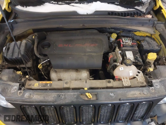 2017 Jeep Renegade Latitude with VIN ZACCJBBB5HPF12072, listed as a IAAI auction lot 41619852 with 106,753 mi miles. Bid and sale history available at carsss.com. Image 10.