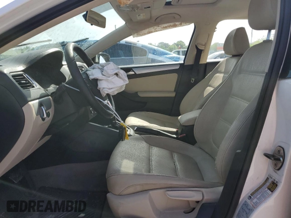 2011 Volkswagen Jetta SEL z VIN 3VWLX7AJ6BM330781, wystawiony jako Copart lot #53636705 z przebiegiem 187 416 mil mil oraz Szkoda całkowita • Salvage title. Historia ofert i sprzedaży dostępna na DreamBid. Obrazek 7.