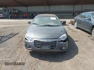 2004 Chrysler Sebring LXi z VIN 1C3EL55R54N391404, wystawiony jako IAAI lot #42051873 z przebiegiem 126 918 mil mil oraz . Historia ofert i sprzedaży dostępna na DreamBid. Obrazek 12.