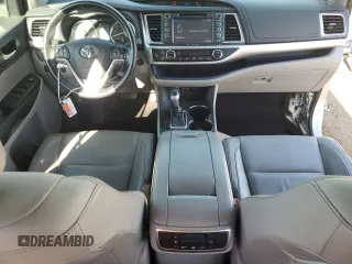 2018 Toyota Highlander SE z VIN 5TDKZRFH5JS534366, wystawiony jako Copart lot #52105255 z przebiegiem 53 972 mil mil oraz Szkoda całkowita • Salvage title. Historia ofert i sprzedaży dostępna na DreamBid. Obrazek 8.