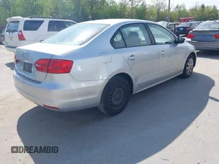 2012 Volkswagen Jetta S с VIN 3VW2K7AJ0CM310389, выставлен на аукционе IAAI как лот 42263766 с пробегом 159 706 миль миль и . История ставок и продаж доступна на DreamBid. Изображение 4.