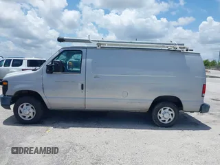 2014 Ford Econoline Cargo Commercial z VIN 1FTNE1EW6EDB05698, wystawiony jako IAAI lot #42236705 z przebiegiem 162 416 mil mil oraz . Historia ofert i sprzedaży dostępna na DreamBid. Obrazek 14.