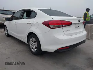 2017 Kia Forte LX with VIN 3KPFK4A7XHE112475, listed as a IAAI auction lot 40762895 with 61,394 mi miles. Bid and sale history available at carsss.com. Image 3.