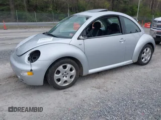 2003 Volkswagen New Beetle Coupe GLS with VIN 3VWCK21C53M418158, listed as a IAAI auction lot 42002620 with 133,086 mi miles. Bid and sale history available at carsss.com. Image 2.