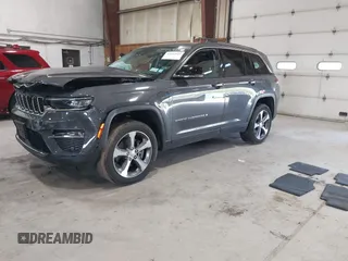 2022 Jeep Grand Cherokee with VIN 1C4RJYB65N8758560, listed as a IAAI auction lot 42182021 with 28,096 mi miles and . Bid and sale history available at DreamBid. Image 16.