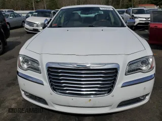 2011 Chrysler 300 C z VIN 2C3CK6CT1BH612274, wystawiony jako Copart lot #47928685 z przebiegiem 135 928 mil mil oraz Szkoda całkowita • Salvage title. Historia ofert i sprzedaży dostępna na DreamBid. Obrazek 5.
