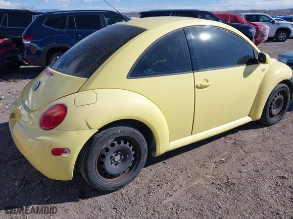 2001 Volkswagen New Beetle GLS with VIN 3VWCK21C01M479656, listed as a IAAI auction lot 41681094 with NaN miles. Bid and sale history available at carsss.com. Image 4.
