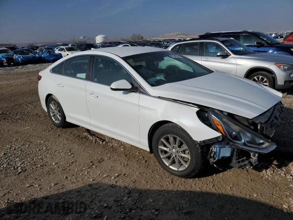 2018 Hyundai Sonata SE z VIN 5NPE24AF3JH599877, wystawiony jako Copart lot #82849334 z przebiegiem Nie podano mil oraz Szkoda całkowita • Salvage title. Historia ofert i sprzedaży dostępna na DreamBid. Obrazek 4.