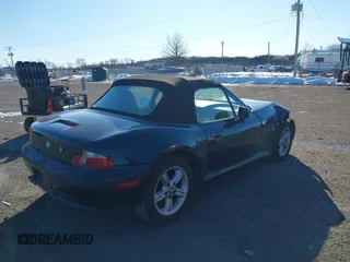 2000 BMW Z3 2.5L with VIN WBACH9344YLM92130, listed as a IAAI auction lot 41236774 with 189,957 mi miles. Bid and sale history available at carsss.com. Image 4.