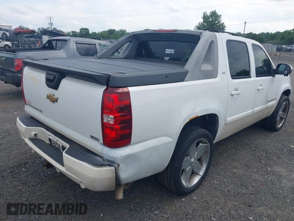 2007 Chevrolet Avalanche LTZ with VIN 3GNFK12347G240117, listed as a IAAI auction lot 42789191 with 201,863 mi miles and . Bid and sale history available at DreamBid. Image 4.