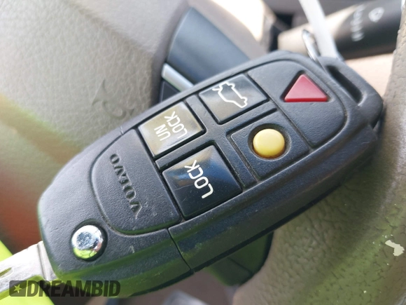 2008 Volvo XC90 I6 с VIN YV4CY982081464909, выставлен на аукционе IAAI как лот 41933302 с пробегом 167 255 миль миль и . История ставок и продаж доступна на DreamBid. Изображение 11.