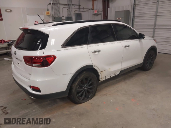 2019 Kia Sorento LX V6 with VIN 5XYPG4A57KG601463, listed as a IAAI auction lot 41358620 with 105,948 mi miles. Bid and sale history available at carsss.com. Image 4.