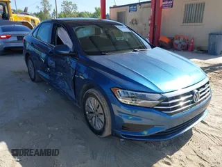 2020 Volkswagen Jetta S z VIN 3VWCB7BU0LM067356, wystawiony jako IAAI lot #42151760 z przebiegiem 58 807 mil mil oraz . Historia ofert i sprzedaży dostępna na DreamBid. Obrazek 1.