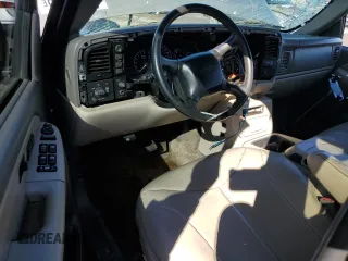 2002 GMC Yukon XL SLT with VIN 3GKFK16Z32G358714, listed as a Copart auction lot 42900305 with 0 mi miles and Salvage Title. Bid and sale history available at carsss.com. Image 8.