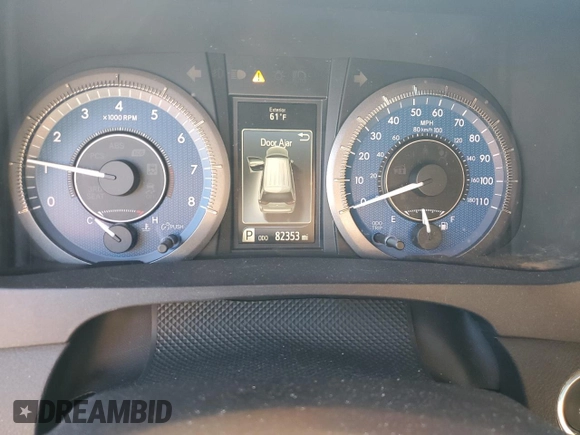 2017 Toyota Sienna XLE with VIN 5TDDZ3DC0HS164600, listed as a Copart auction lot 64262685 with 82,353 mi miles and Salvage title. Bid and sale history available at DreamBid. Image 9.