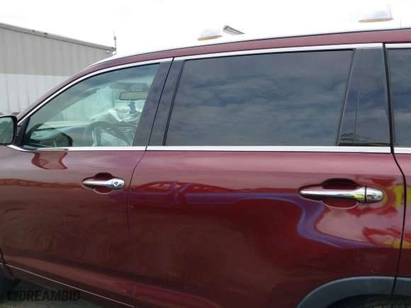 2014 Toyota Highlander XLE with VIN 5TDJKRFH4ES066765, listed as a IAAI auction lot 41952367 with 94,219 mi miles. Bid and sale history available at carsss.com. Image 14.