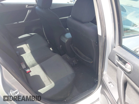 2013 Mazda 3 i Sport z VIN JM1BL1U74D1735108, wystawiony jako IAAI lot #42138724 z przebiegiem 114 856 mil mil oraz . Historia ofert i sprzedaży dostępna na DreamBid. Obrazek 8.
