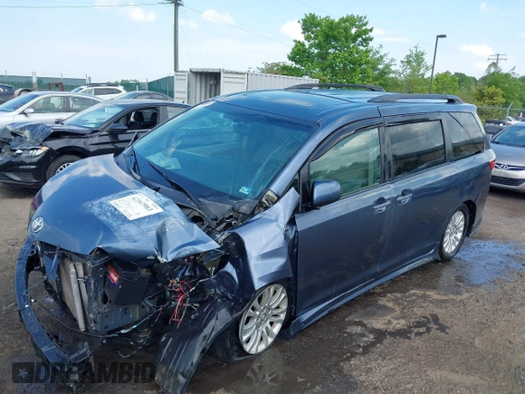 2016 Toyota Sienna XLE z VIN 5TDYK3DC2GS739042, wystawiony jako IAAI lot #42163983 z przebiegiem 98 842 mil mil oraz . Historia ofert i sprzedaży dostępna na DreamBid. Obrazek 20.
