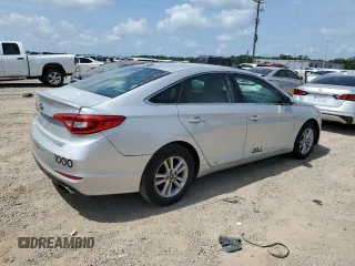 2017 Hyundai Sonata 2.4L z VIN 5NPE24AF9HH492262, wystawiony jako Copart lot #57362095 z przebiegiem 232 775 mil mil oraz Czysty tytuł • Clean title. Historia ofert i sprzedaży dostępna na DreamBid. Obrazek 3.