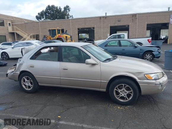 1997 Toyota Camry LE z VIN 4T1BF22K8VU916373, wystawiony jako IAAI lot #41915751 z przebiegiem 259 818 mil mil oraz . Historia ofert i sprzedaży dostępna na DreamBid. Obrazek 12.