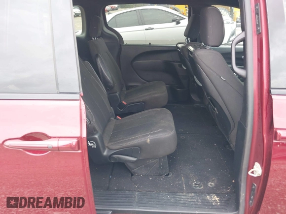 2020 Chrysler Pacifica Touring with VIN 2C4RC1FG2LR126671, listed as a IAAI auction lot 41922148 with 91,154 mi miles and . Bid and sale history available at DreamBid. Image 8.