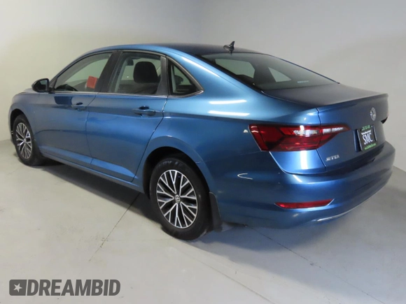 2021 Volkswagen Jetta S z VIN 3VWC57BU9MM003499, wystawiony jako Copart lot #42794495 z przebiegiem 67 639 mil mil oraz Czysty tytuł • Clean title. Historia ofert i sprzedaży dostępna na DreamBid. Obrazek 4.