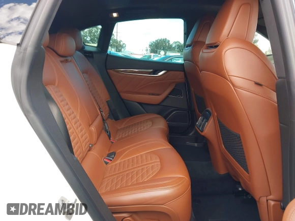 2019 Maserati Levante S with VIN ZN661YUS1KX318915, listed as a IAAI auction lot 41949952 with 74,355 mi miles. Bid and sale history available at carsss.com. Image 8.