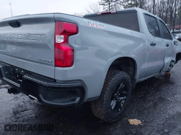 2024 Chevrolet Silverado 1500 Custom Trail Boss with VIN 3GCUDCED7RG199821, listed as a IAAI auction lot 41715765 with 32,957 mi miles. Bid and sale history available at carsss.com. Image 4.