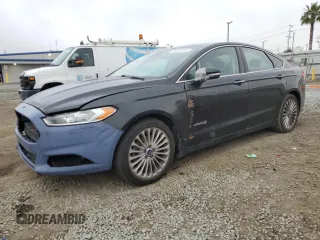 2014 Ford Fusion Titanium Hybrid z VIN 3FA6P0RU1ER118499, wystawiony jako Copart lot #58591305 z przebiegiem 252 353 mil mil oraz Szkody całkowita. Historia ofert i sprzedaży dostępna na DreamBid. Obrazek 1.