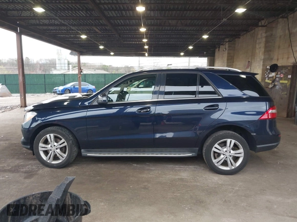 2014 Mercedes-Benz M 350 with VIN 4JGDA5HB0EA399894, listed as a IAAI auction lot 42040960 with 189,714 mi miles and . Bid and sale history available at carsss.com. Image 15.