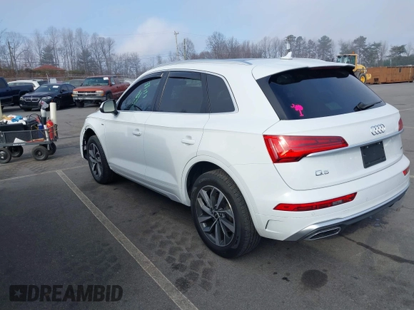 2024 Audi Q5 S line Premium z VIN WA1GAAFY0R2070950, wystawiony jako IAAI lot #41118186 z przebiegiem 3248 mil mil oraz . Historia ofert i sprzedaży dostępna na DreamBid. Obrazek 3.
