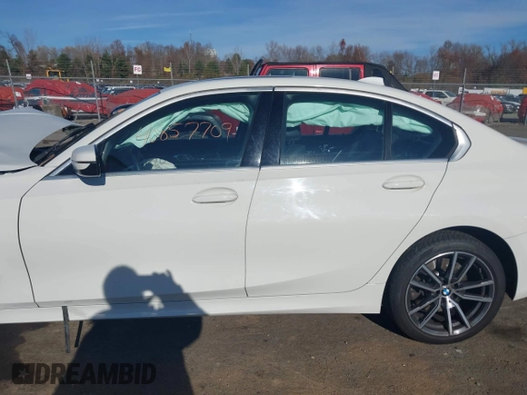 2019 BMW 3 Series 330i xDrive with VIN WBA5R7C54KAJ87250, listed as a IAAI auction lot 40857709 with 81,796 mi miles. Bid and sale history available at carsss.com. Image 15.