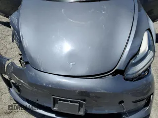 2022 Tesla Model 3 z VIN 5YJ3E1EA1NF191426, wystawiony jako Copart lot #56656125 z przebiegiem 84 255 mil mil oraz Czysty tytuł • Clean title. Historia ofert i sprzedaży dostępna na DreamBid. Obrazek 11.