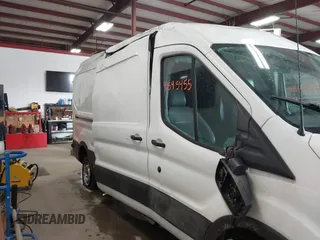 2019 Ford Transit with VIN 1FTYR2CM4KKA35599, listed as a IAAI auction lot 41595455 with 222,851 mi miles. Bid and sale history available at carsss.com. Image 6.