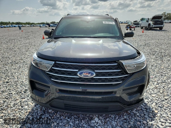 2023 Ford Explorer XLT with VIN 1FMSK7DH9PGC37708, listed as a Copart auction lot 60152715 with 17,697 mi miles and Salvage title. Bid and sale history available at DreamBid. Image 5.