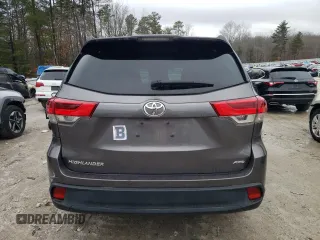 2017 Toyota Highlander LE with VIN 5TDBZRFH5HS375505, listed as a Copart auction lot 47137925 with 84,884 mi miles and Salvage title. Bid and sale history available at DreamBid. Image 6.