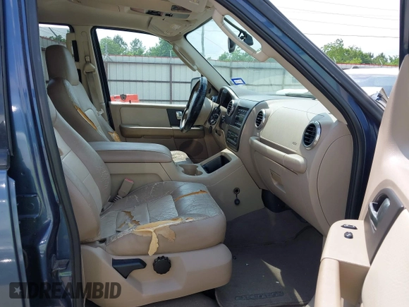 2003 Ford Expedition Eddie Bauer z VIN 1FMRU17W33LC46079, wystawiony jako IAAI lot #42157562 z przebiegiem 235 209 mil mil oraz . Historia ofert i sprzedaży dostępna na DreamBid. Obrazek 5.
