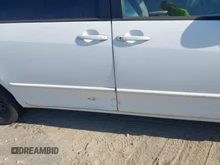 2004 Toyota Sienna CE with VIN 5TDZA23C44S007106, listed as a IAAI auction lot 42077667 with 201,895 mi miles. Bid and sale history available at carsss.com. Image 6.