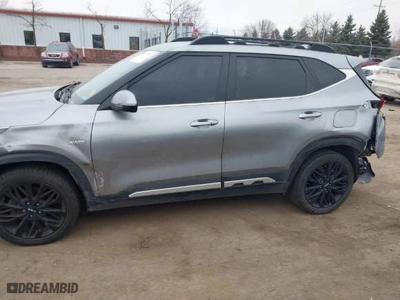 2022 Kia Seltos Nightfall with VIN KNDEUCA24N7239321, listed as a IAAI auction lot 41295698 with NaN miles. Bid and sale history available at carsss.com. Image 15.