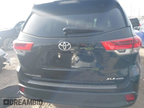 2017 Toyota Highlander XLE with VIN 5TDJZRFH6HS468478, listed as a IAAI auction lot 40711342 with 197,481 mi miles and . Bid and sale history available at DreamBid. Image 17.