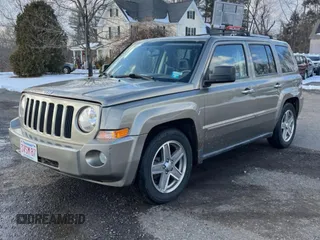 2007 Jeep Patriot Limited z VIN 1J8FF48W57D377413, wystawiony jako Copart lot #52953035 z przebiegiem 115 438 mil mil oraz Czysty tytuł • Clean title. Historia ofert i sprzedaży dostępna na DreamBid. Obrazek 1.