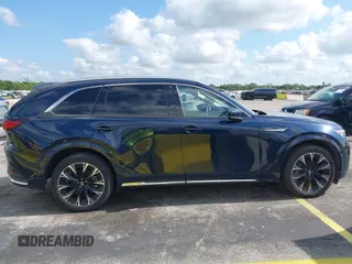 2024 Mazda CX-90 S z VIN JM3KK1HC6R1133173, wystawiony jako IAAI lot #41970944 z przebiegiem 28 664 mil mil oraz . Historia ofert i sprzedaży dostępna na DreamBid. Obrazek 13.