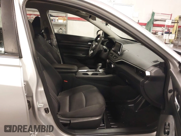 2019 Nissan Altima 2.5 S with VIN 1N4BL4BV9KC149515, listed as a IAAI auction lot 41236906 with 85,052 mi miles. Bid and sale history available at carsss.com. Image 5.