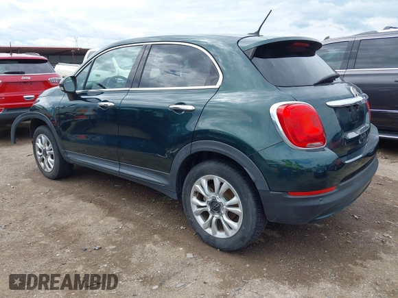 2016 FIAT 500X Lounge z VIN ZFBCFYDT3GP393494, wystawiony jako IAAI lot #42208957 z przebiegiem 93 462 mil mil oraz . Historia ofert i sprzedaży dostępna na DreamBid. Obrazek 3.