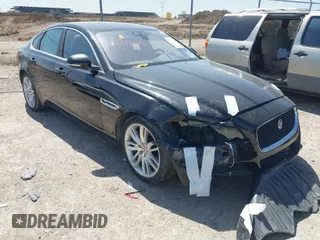2016 Jaguar XF 35t Prestige with VIN SAJBE4BV8GCY02560, listed as a IAAI auction lot 41704209 with 109,917 mi miles. Bid and sale history available at carsss.com. Image 1.