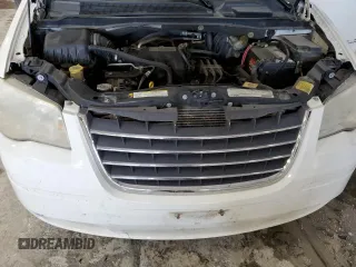 2010 Chrysler Town & Country Touring z VIN 2A4RR5D1XAR492731, wystawiony jako Copart lot #89331835 z przebiegiem 209 381 mil mil oraz Szkoda całkowita • Salvage title. Historia ofert i sprzedaży dostępna na DreamBid. Obrazek 14.